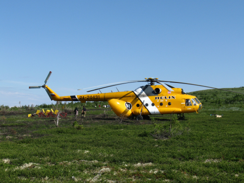На плато Маньпупунер организуют вертолетные туры