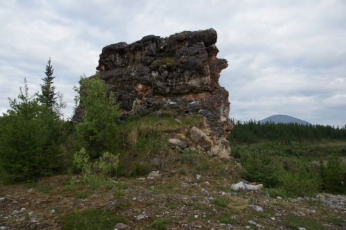 The residual rock <br>Starik-khozyain (old man - landlord) in <br>the Balbanyu River mouth area